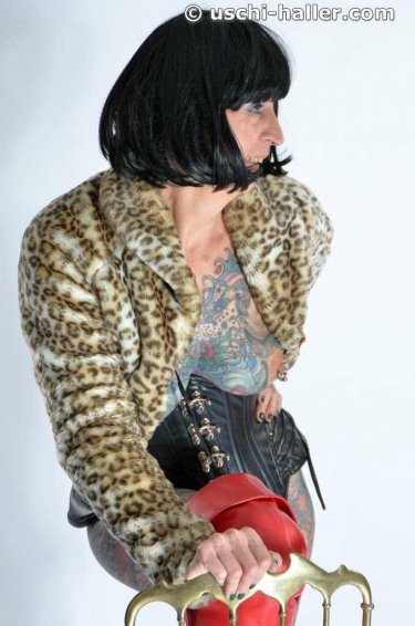 Tattoo Girl Cleo In Red Boots 3