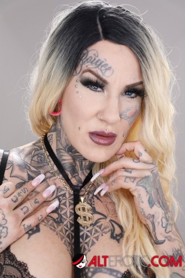 Tattooed Evilyn Ink In Black Boots 1