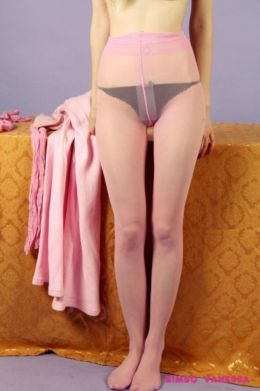 Vanessa In Pink Tights 3