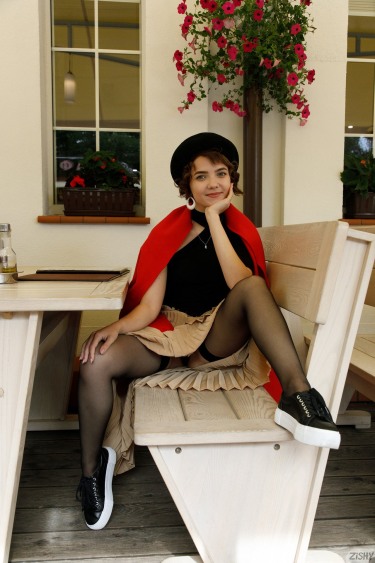 Victoria Minina In Cafe Society 6