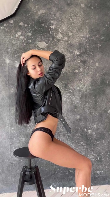 Victoria Mur In Leather Jacket 1