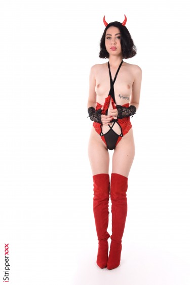 Vivian Grace In Seance Demoniaque 2