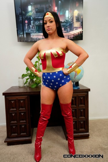 Wonder Woman Becomes Super Slut With Jennifer White 2