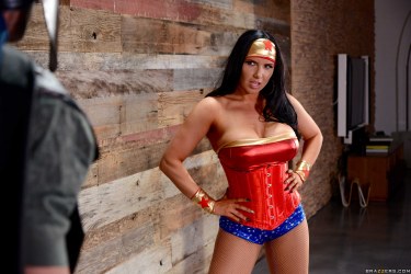 Wonder Woman Romi Rain 3